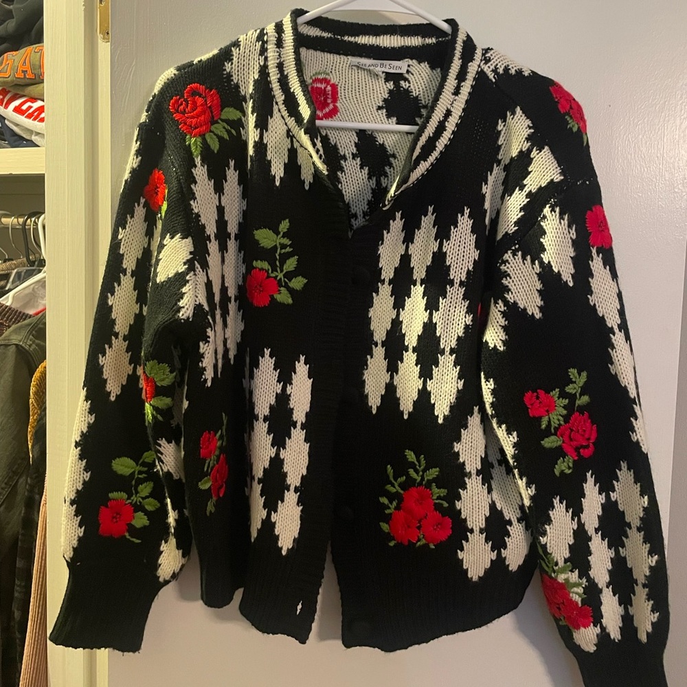 Floral knitted sweater / cardigan